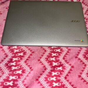 Acer Gray/Silver Chromebook Laptop with Chrome Badge